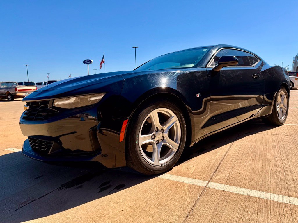 Used 2022 Chevrolet Camaro LT RWD image 8