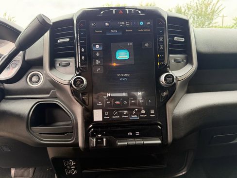 Used 2022 RAM 3500 Tradesman AWD/4WD image 28