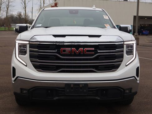 Used 2024 GMC Sierra 1500 SLT image 9