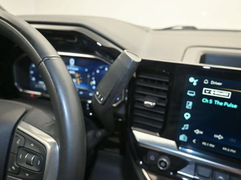 Certified 2025 Chevrolet Silverado 1500 LT AWD/4WD image 15