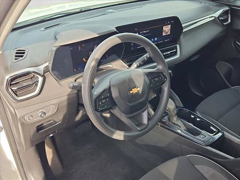 Used 2024 Chevrolet TrailBlazer LT FWD image 10