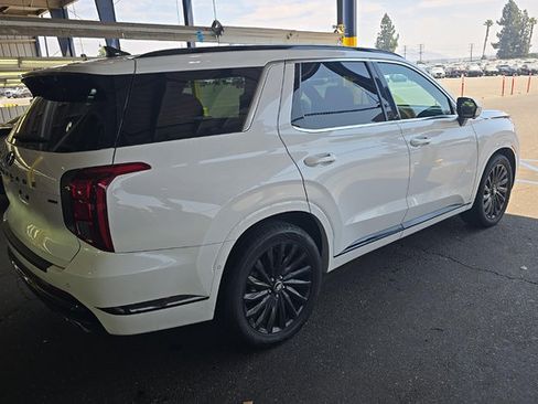 Used 2024 Hyundai Palisade Calligraphy AWD/4WD image 3