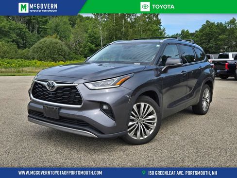 Used 2022 Toyota Highlander Platinum AWD/4WD image 1