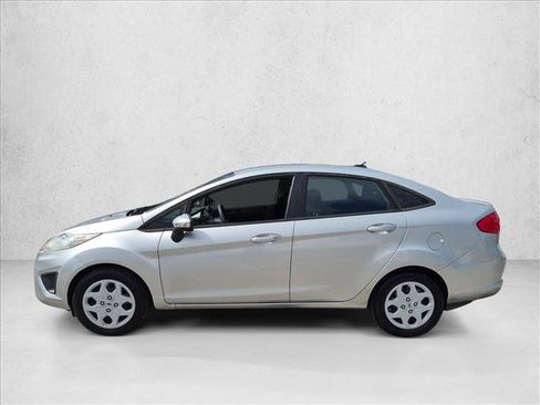 Used 2013 Ford Fiesta SE w/ Super Fuel Economy Pkg FWD image 8