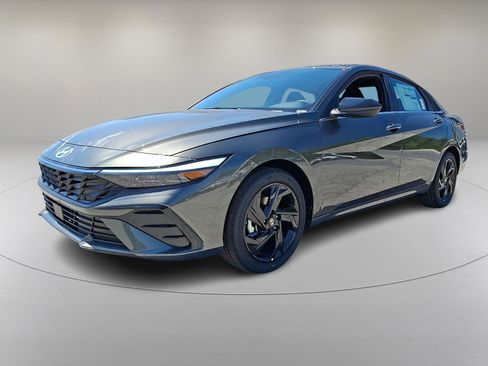 New 2026 Hyundai Elantra SEL Sport Premium FWD image 3