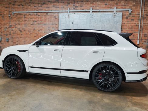 Used 2022 Bentley Bentayga AWD/4WD image 10