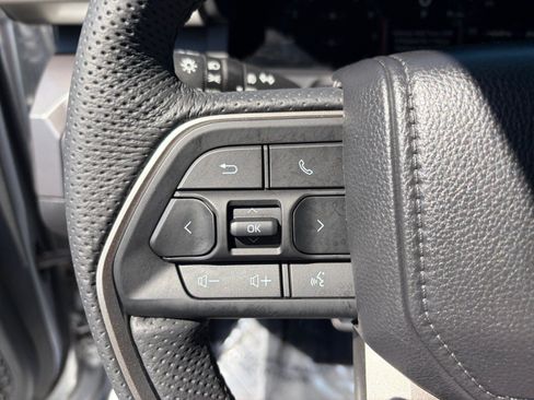 Used 2025 Toyota Tacoma TRD Sport AWD/4WD image 14
