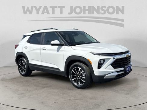 Used 2025 Chevrolet TrailBlazer LT FWD image 7
