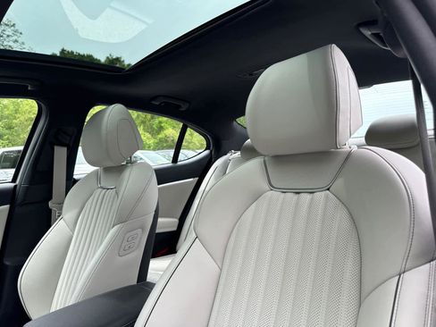 Used 2025 Genesis G70 2.5T w/ Sport Prestige Package image 16