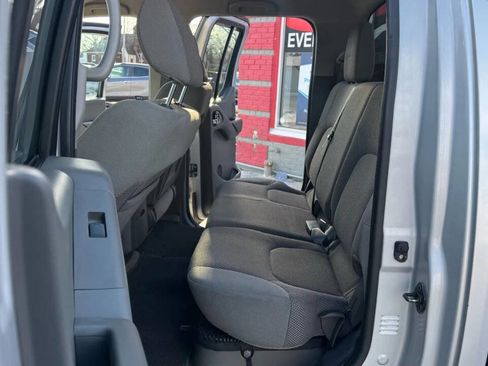 Used 2012 Nissan Frontier SV w/ SV Premium Utility Pkg image 18