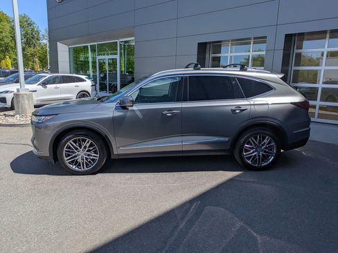 Used 2023 Acura MDX SH-AWD w/ Advance Package image 7
