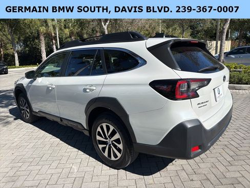 Used 2023 Subaru Outback Premium image 11