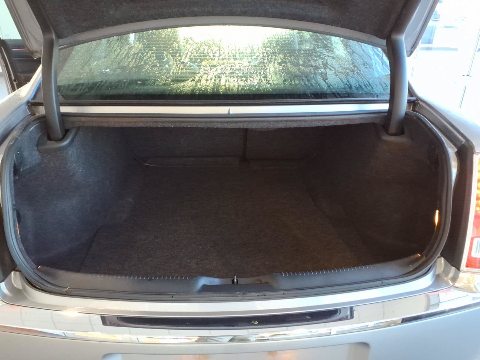 Used 2014 Chrysler 300 AWD w/ Driver Convenience Group image 20