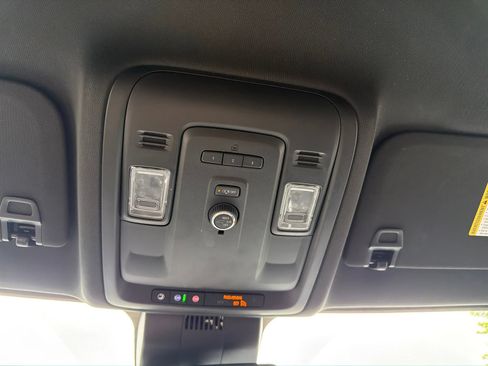 Used 2024 Chevrolet Suburban LT AWD/4WD image 20