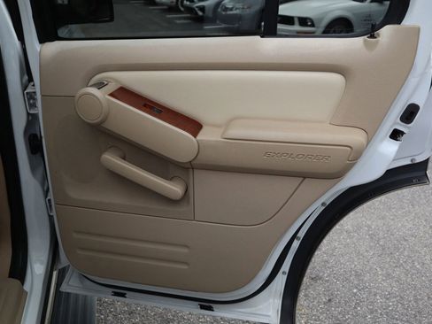 Used 2006 Ford Explorer Eddie Bauer RWD image 19