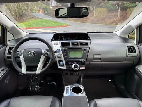 Used 2012 Toyota Prius V Five image 13