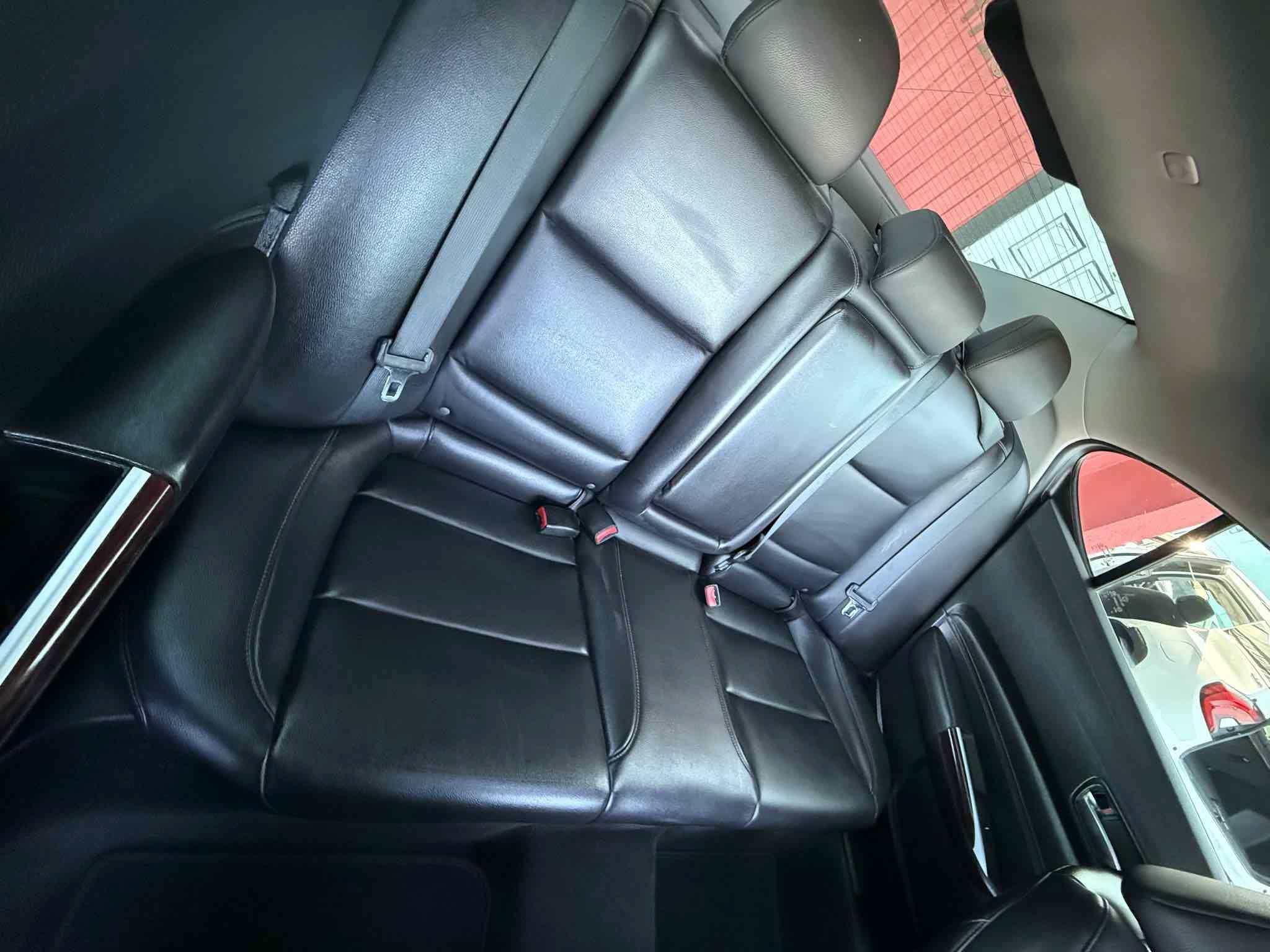 Used 2016 Acura TLX FWD image 8
