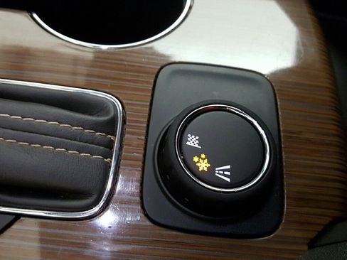 Used 2019 GMC Acadia SLE image 13