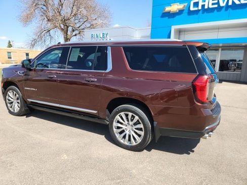 Certified 2022 GMC Yukon XL Denali AWD/4WD image 3