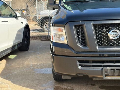 Used 2018 Nissan NV 3500 S image 10