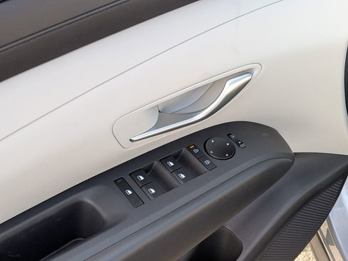 New 2025 Hyundai Tucson SEL image 16