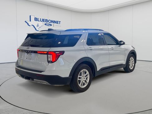 Used 2026 Ford Explorer Active w/ Active Comfort Package RWD image 5