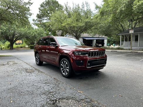Used 2023 Jeep Grand Cherokee L Overland w/ Rear Seat Video Group I RWD image 3