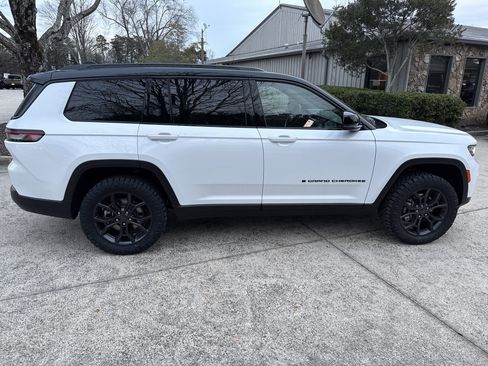 New 2025 Jeep Grand Cherokee L Limited w/ Trailer Tow Package image 8