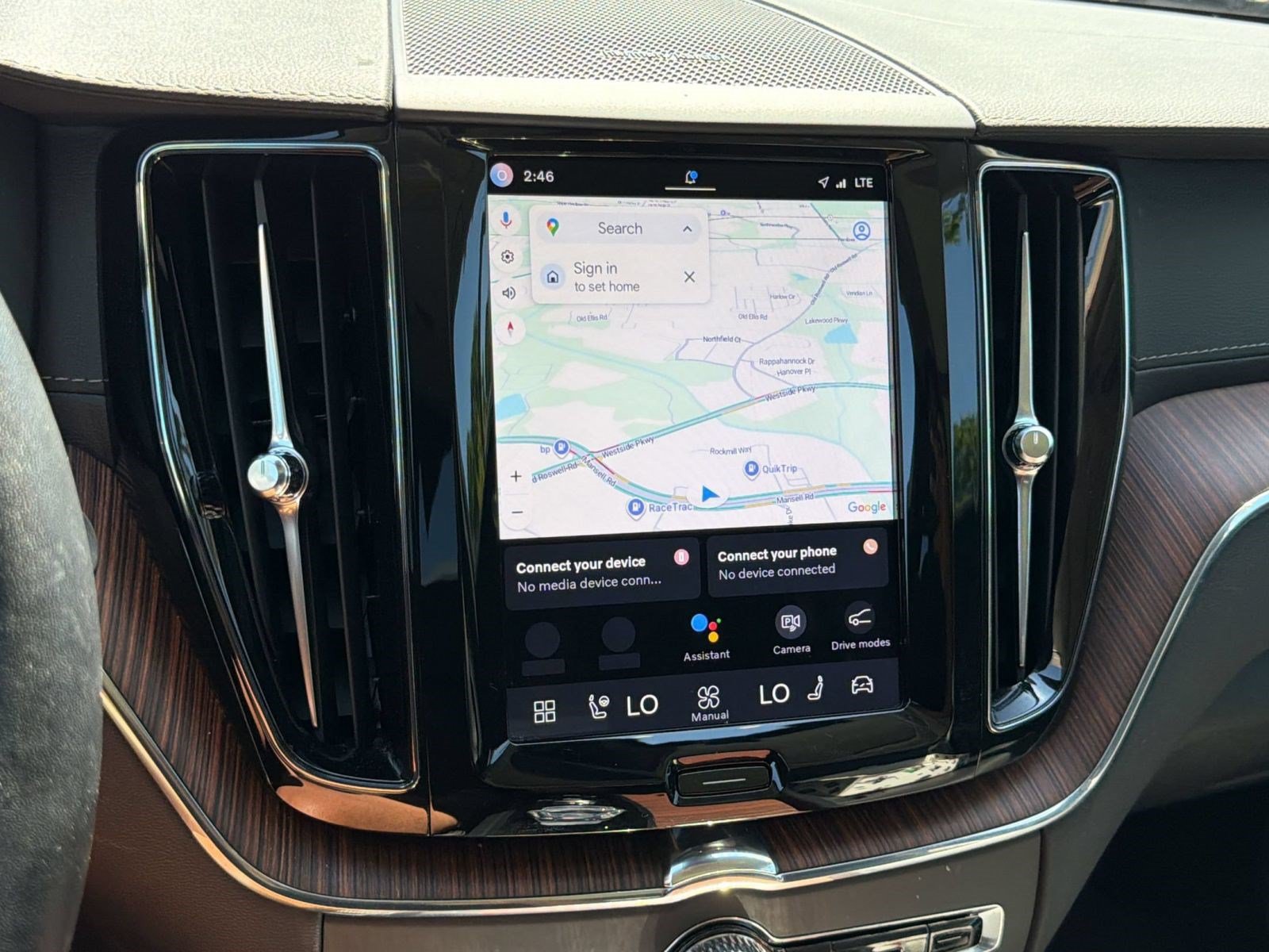 Certified 2024 Volvo XC60 B5 Ultimate w/ Climate Package AWD/4WD image 19