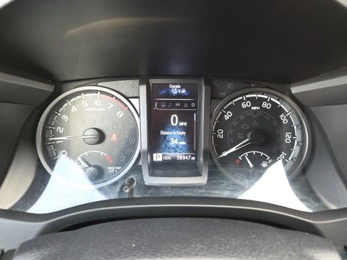 Used 2021 Toyota Tacoma TRD Off-Road image 17