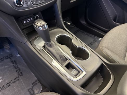 Used 2019 Chevrolet Equinox LT FWD image 22