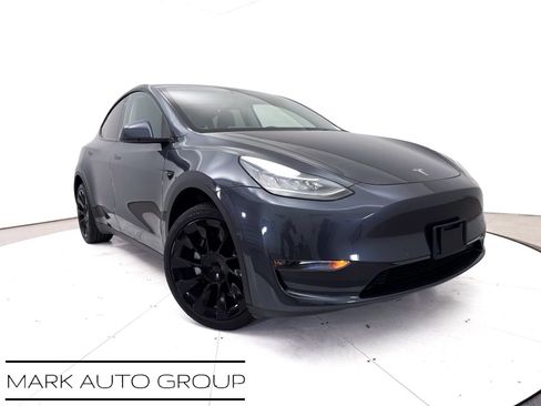 Used 2022 Tesla Model Y Long Range AWD/4WD image 1