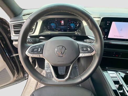 Used 2024 Volkswagen Atlas Cross Sport SE w/ Panoramic Sunroof Package AWD/4WD image 40
