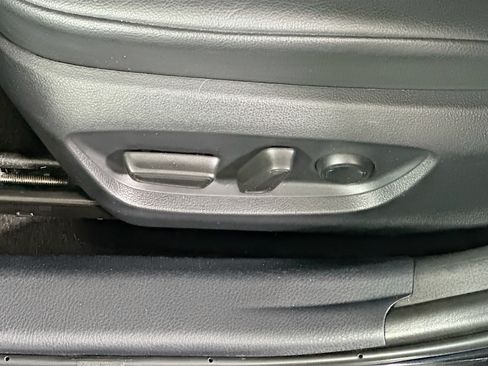 Used 2023 Toyota Camry SE FWD image 13