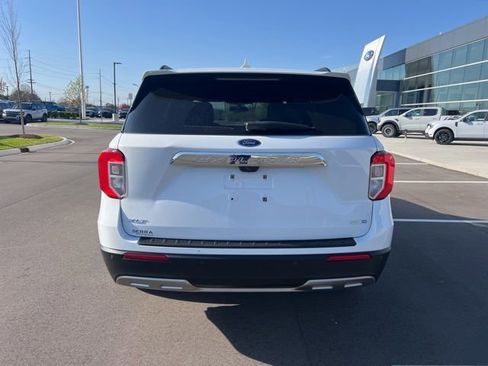 Used 2020 Ford Explorer XLT w/ Equipment Group 202A AWD/4WD image 6