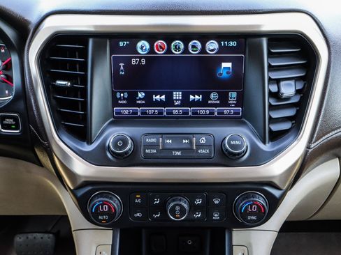 Used 2018 GMC Acadia Denali w/ Technology Package AWD/4WD image 29
