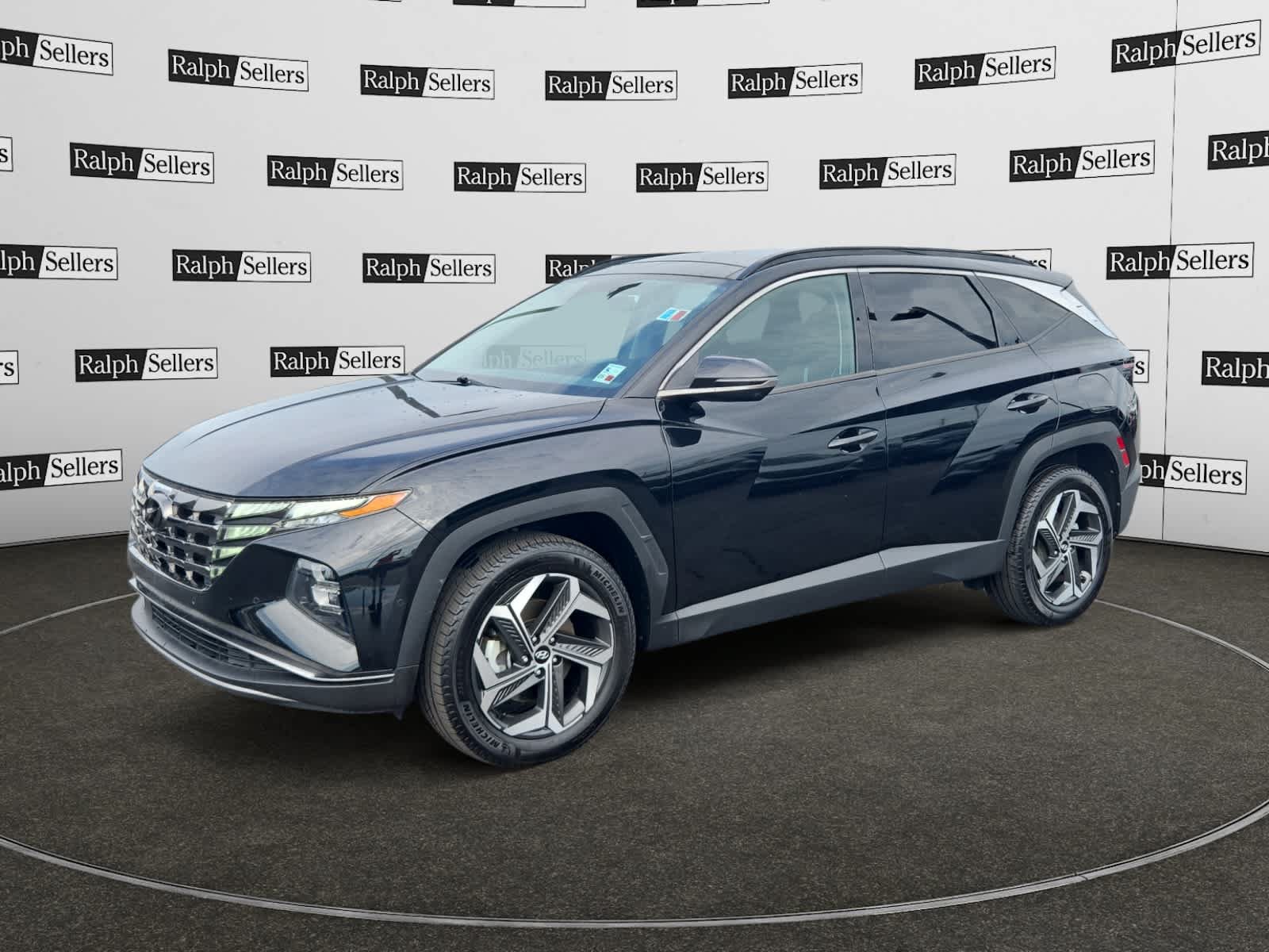 Used 2022 Hyundai Tucson Limited w/ Cargo Package AWD/4WD image 2