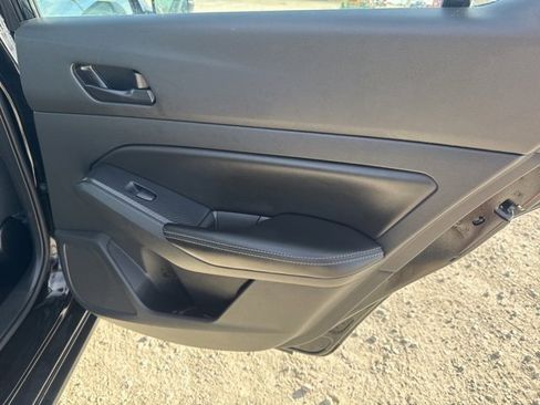 Used 2024 Nissan Altima 2.5 SV image 18