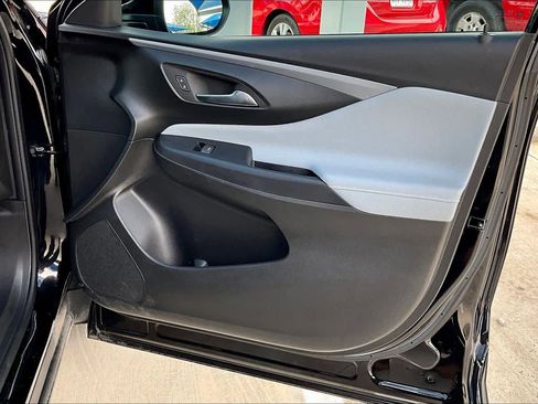 Used 2024 Buick Envista Preferred w/ Convenience I Package FWD image 23