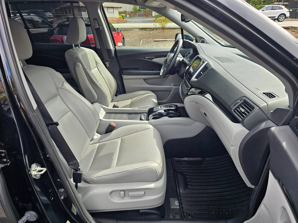 Used 2016 Honda Pilot Elite image 32