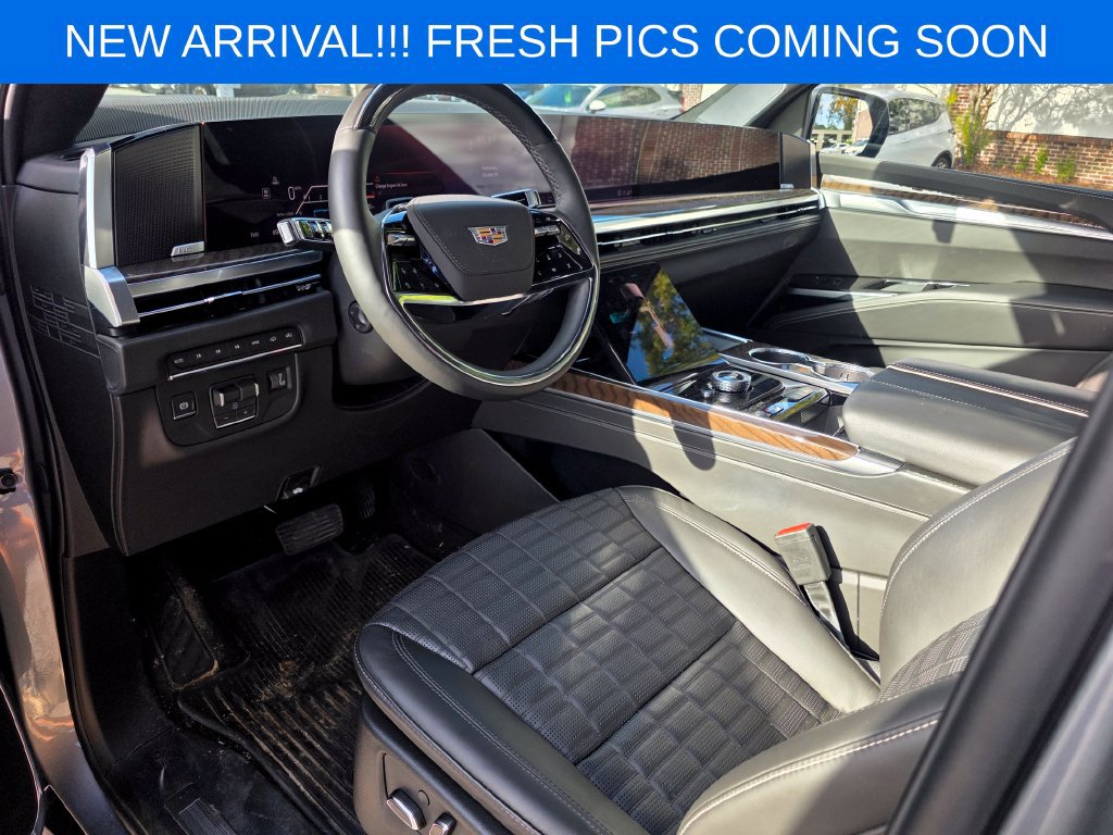 Used 2026 Cadillac Escalade Platinum Luxury w/ LPO, Radiant Package AWD/4WD image 7