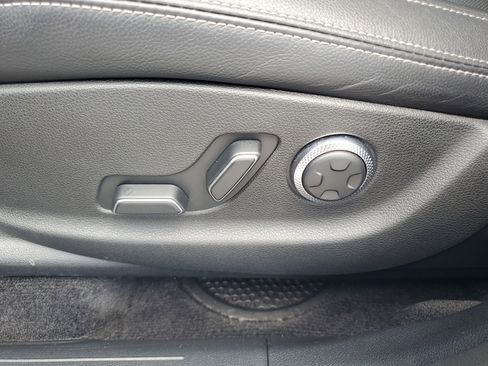 Used 2025 Genesis GV70 2.5T image 15