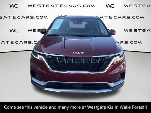 Used 2024 Kia Carnival EX FWD image 2
