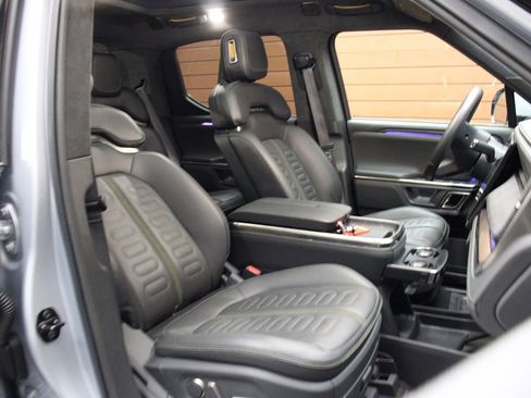 Used 2023 Rivian R1T Adventure image 18