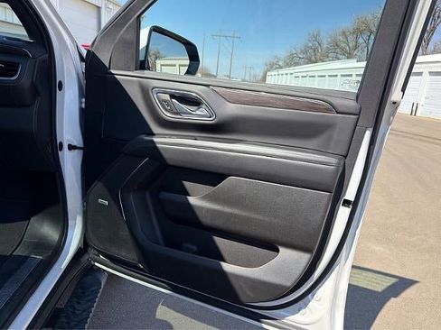 Used 2021 Chevrolet Tahoe Z71 w/ Rear Media and Nav Package AWD/4WD image 16