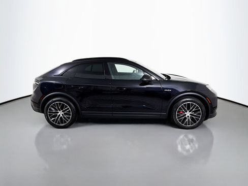 Certified 2025 Porsche Macan 4S Electric AWD/4WD image 8