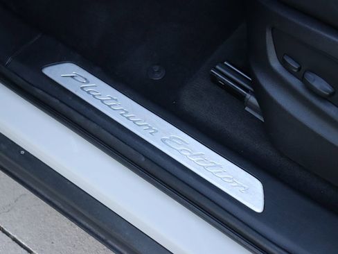 Used 2022 Porsche Cayenne Platinum Edition image 44