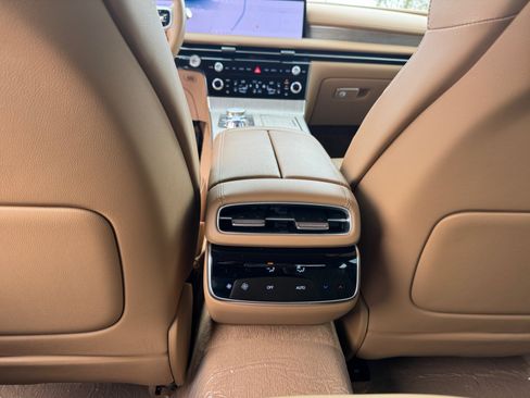 Used 2025 Genesis G80 2.5T Advanced AWD/4WD image 32
