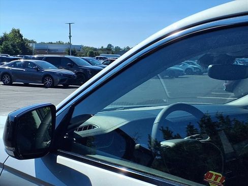 Certified 2023 Jeep Grand Cherokee L Limited image 26