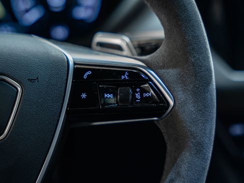 Used 2022 Audi RS e-tron GT w/ Carbon Performance Package image 32